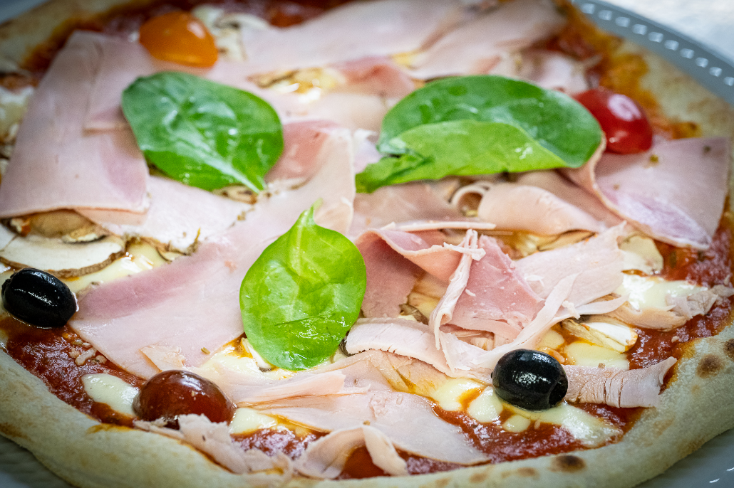 Pazza Notte Restaurant La Rochelle Pizza 10